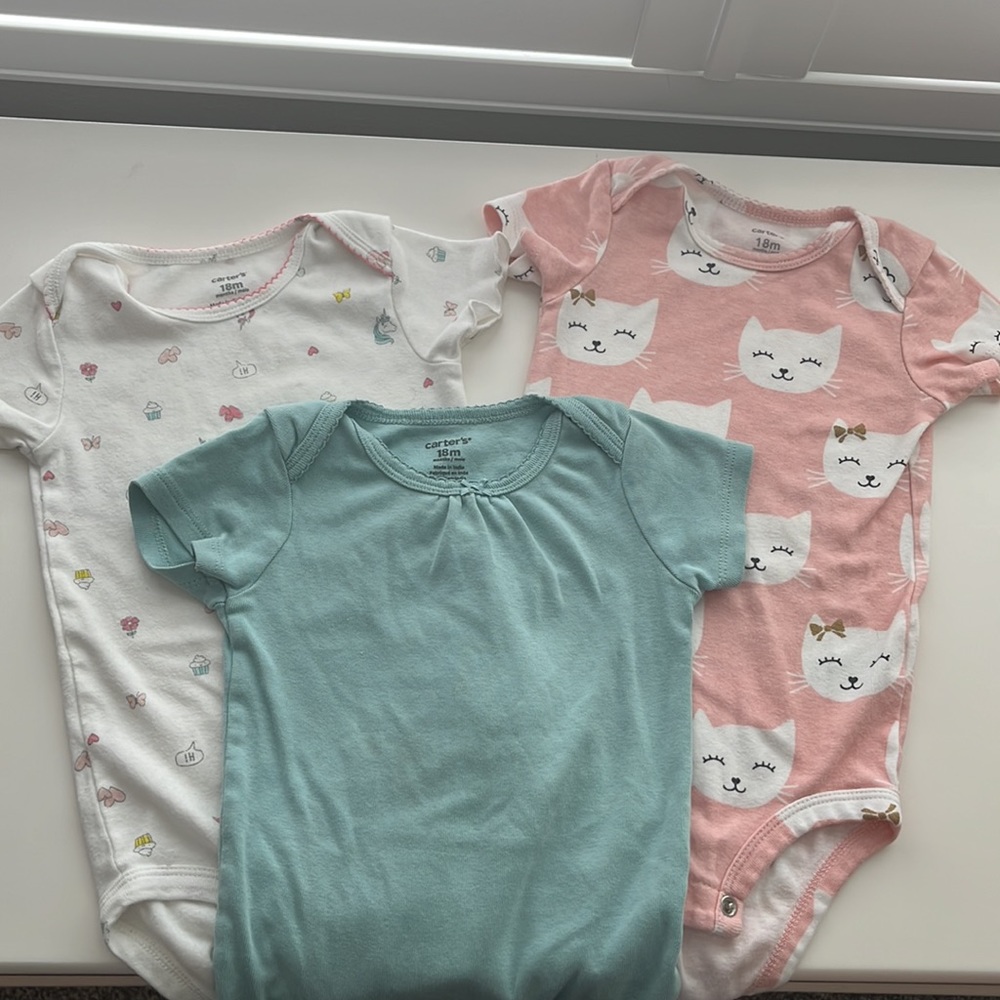 3 Pc 18M Carter’s Onesies